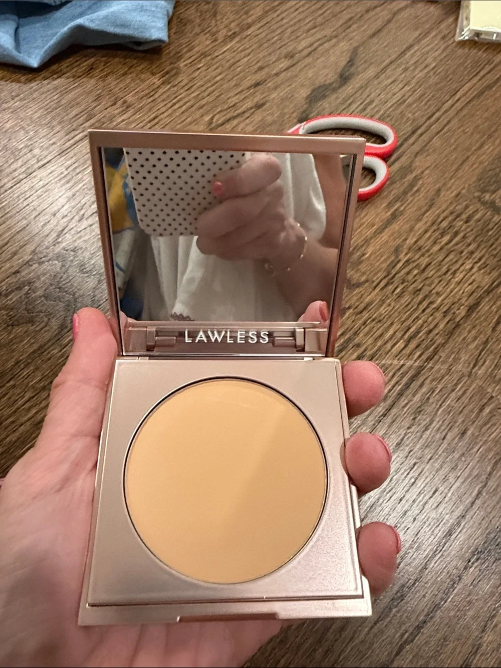 LAWLESS compact setting